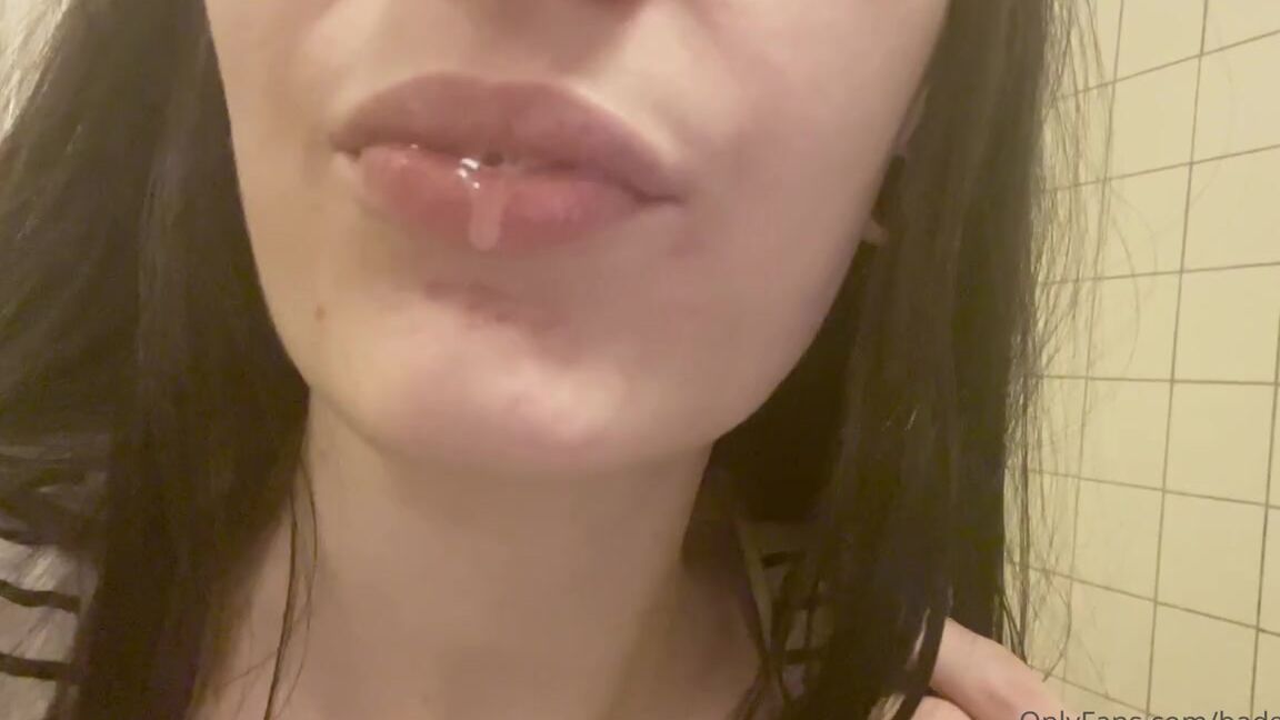 Goddessgaelle Nicknamed Badgaelle Onlyfans Vido Pour Mes Chiens Et Adorateur De Ma Salive