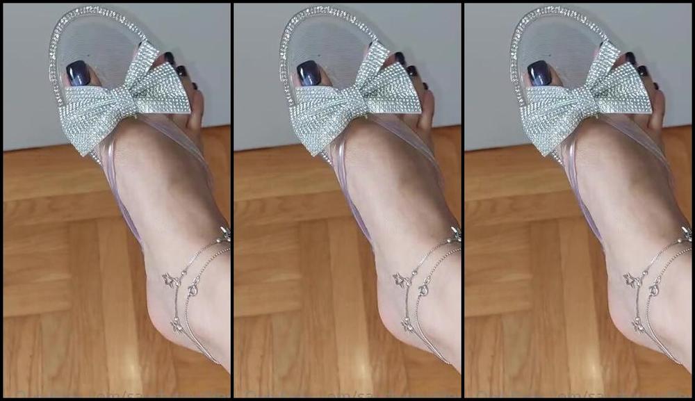 Mica Sandy Nicknamed Sandysmallfeet Onlyfans I Love Watching You Getting So Excited When Im Dangling My Clear Flip Flops