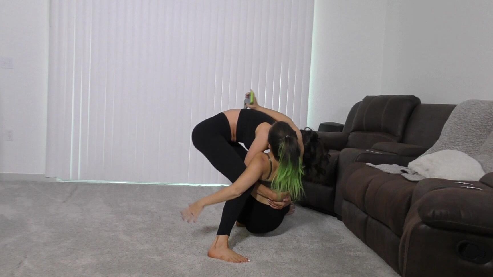 "Alexis Rain" asian, exercise, ignore, lift & carry, workout Sushii ignores Ama Lifting manyvids