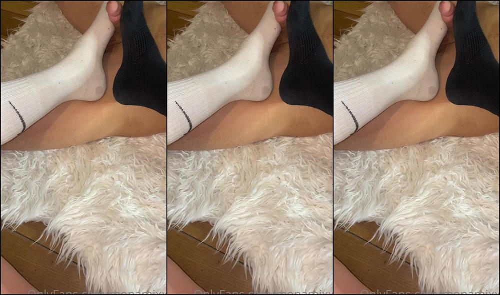 Monamixxx It Was Nice To Touch The Sperm In The Socks