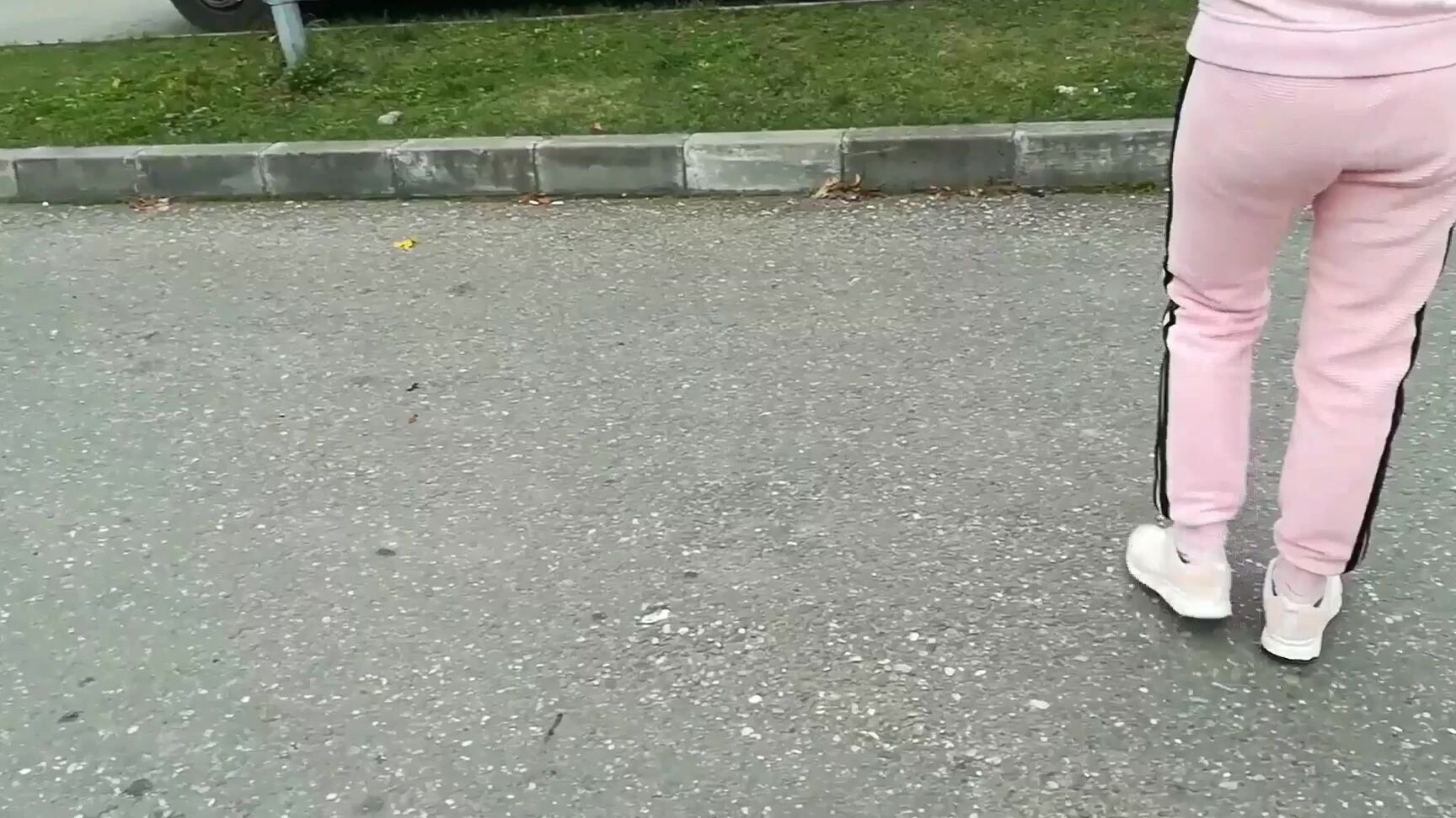 KinkyPornCpl - Public Outdoor Pantsing ManyVids