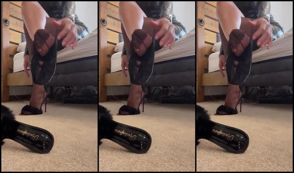 Heels Of Mine Nicknamed Heelsofmine 10 03 2024 Onlyfans Video For Those Who Love My Stockings And How Im Taking Them Off