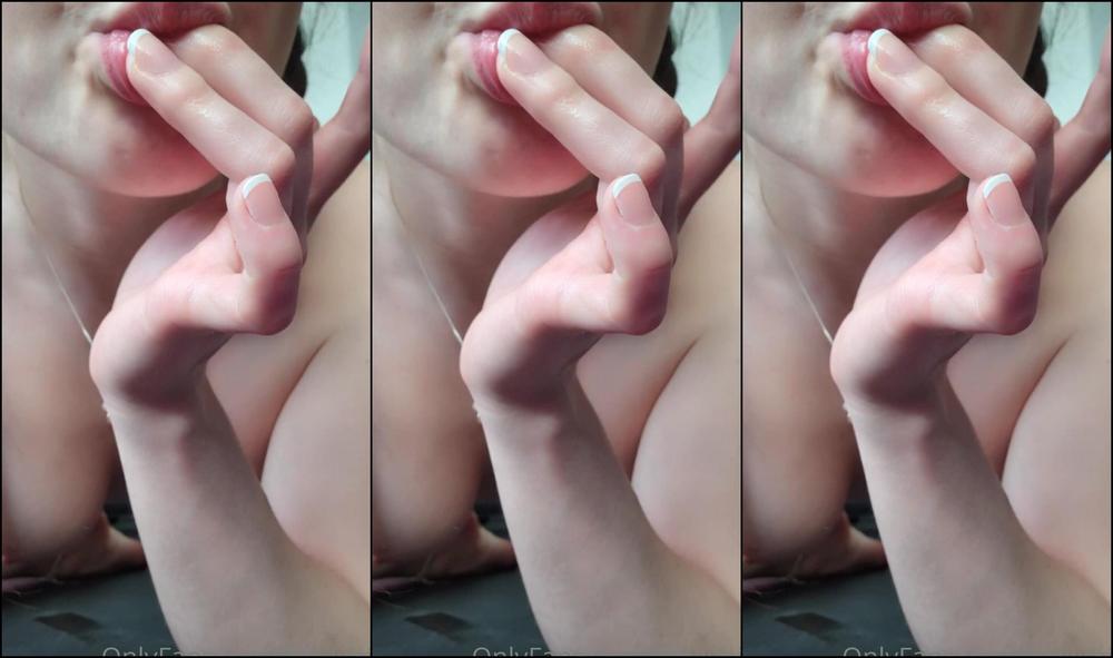 emilyhill-26-06-2021-2146603235-trying-out-this-new-dildo