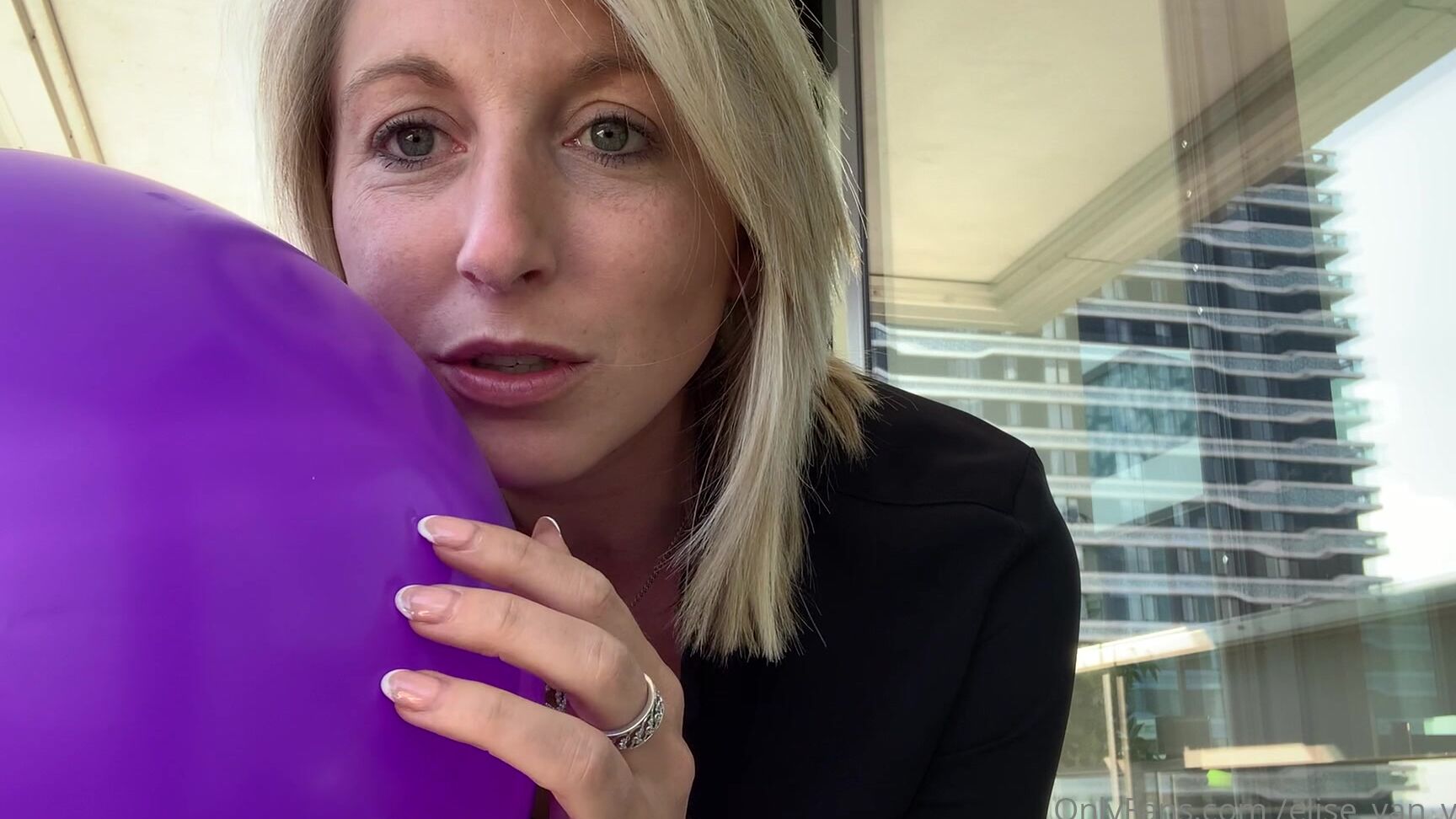 Elise Van Vlaanderen Little Surprise Voor Enkelen Heel Geduldige Mensen Kus X