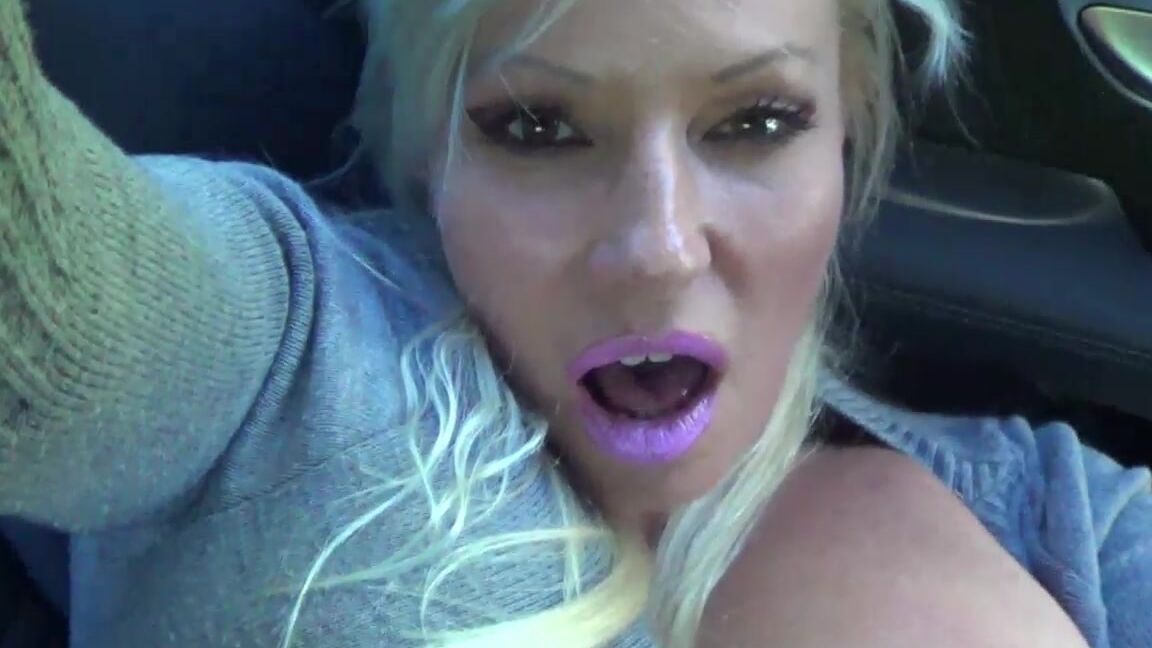 Michellethorne Exclusive Only Fans Vid In The Back Of An Uber Getting Finger Blasted Then Riding The Driv