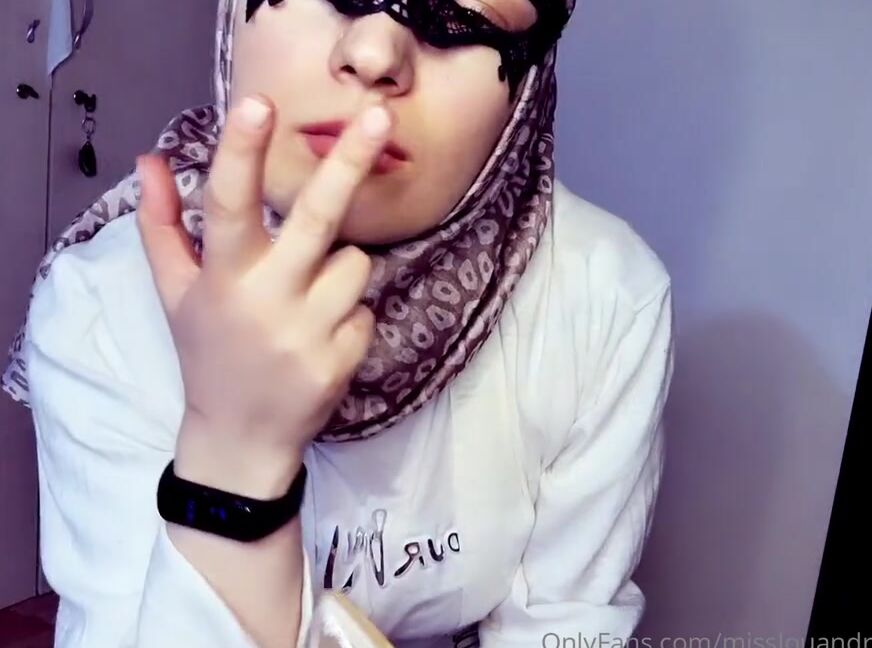 Queen Salome Onlyfans Efsane Bir Video Ile Geldim Effaf Babetlerimdeki Ter Damlalar Zle Ve Kalbe Tkla Beeni Yapp