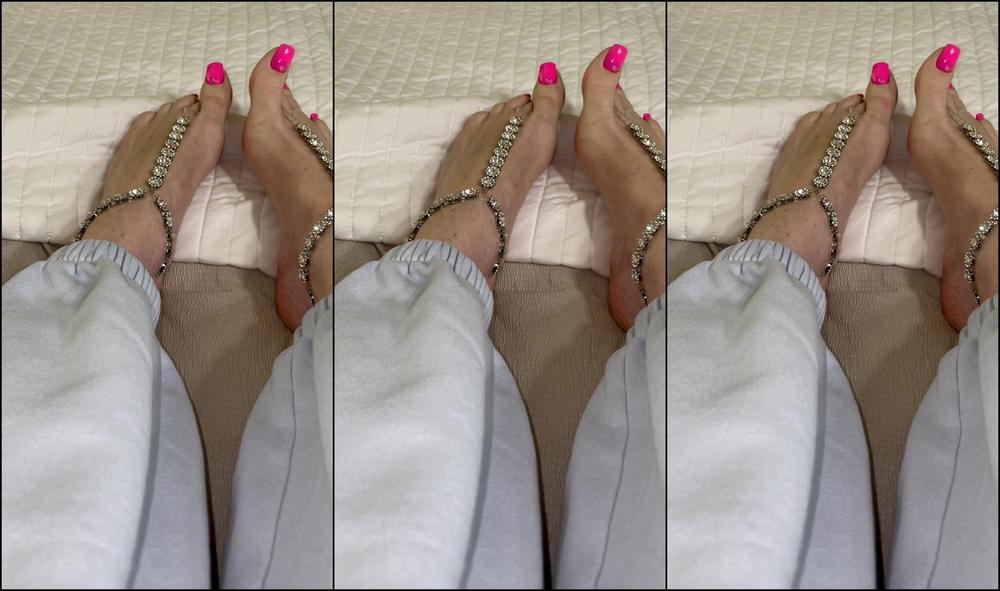 Goddessfendi 3047750227 10 12 2023 Foot Slaves Who Don T Do A Good Job Will Be Punished