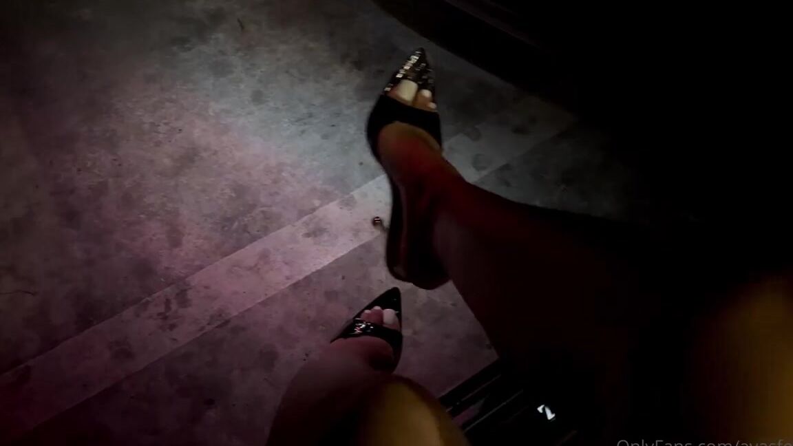 Ayasfeetgirl Onlyfans Dangling In My Car