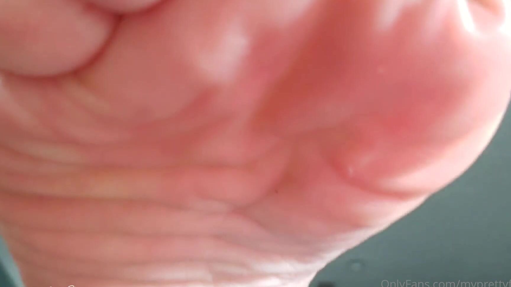 Myprettyfeet Giantess Premade Day Who Needs Dialogue When There S Techno Music Playing