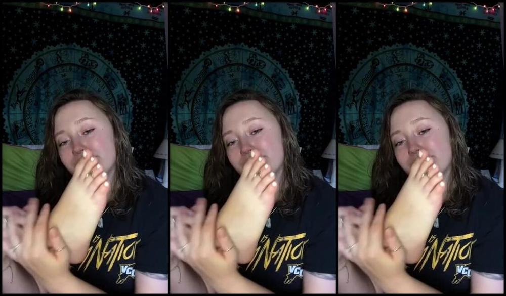 Goddess Flower Nicknamed Smokinflowers Foot Fetish 09 18 2023 Onlyfans Video Self Worship Monday5 Mins