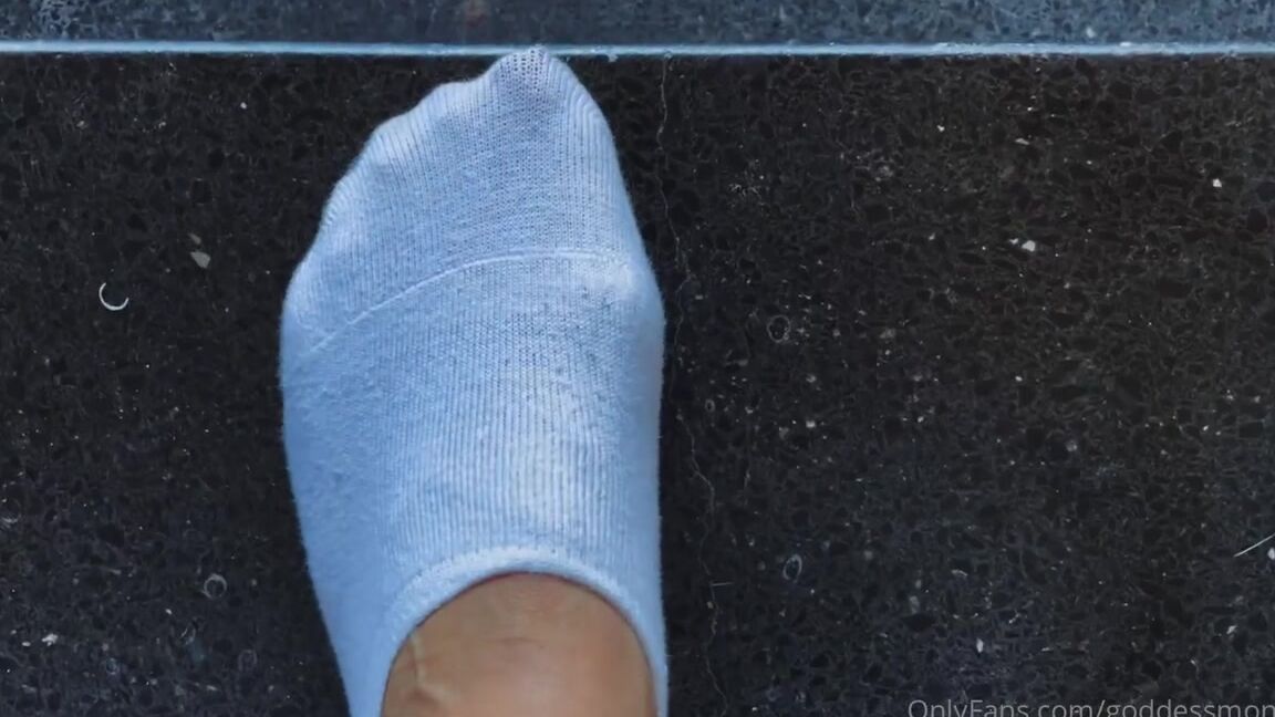 Goddessmona 91 Onlyfans Da Bin Ich Wohl Mal Wieder Gut Ins Schwitzen Gekommen Heute Habe Es Eine Frische Pedikrep
