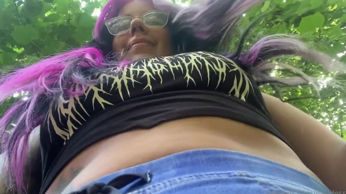 Goddess Nixie Nicknamed Goddessnixie Onlyfans Love Showing My Boobs Off