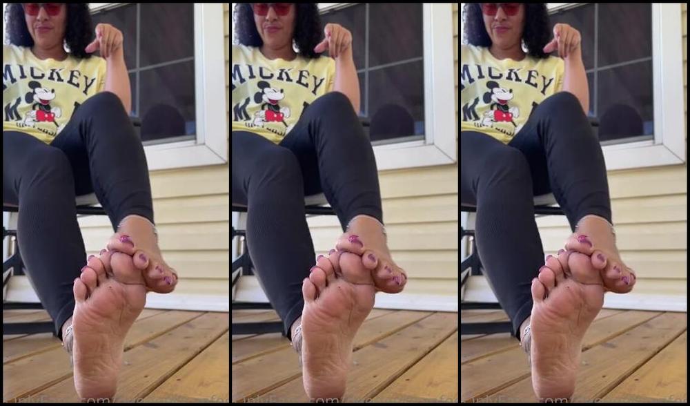 Deedeericanfeet Onlyfans Hey Just A Silly Semi Joi I Did On My Porch Wit Old Pedi