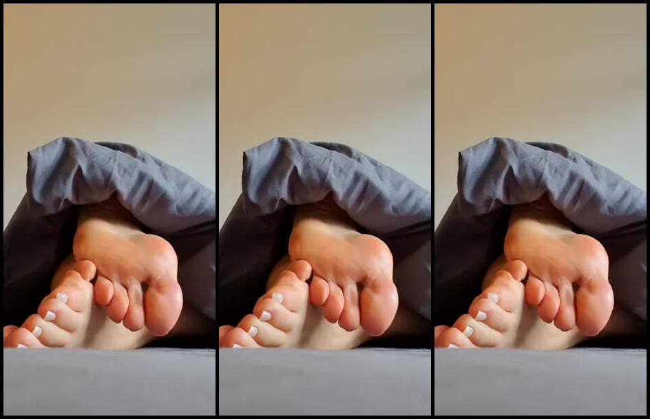 Sofiastoe Aka Sofiastoes Onlyfans Impress Me With Your Foot Worshiping Skills I M Ready Xdd