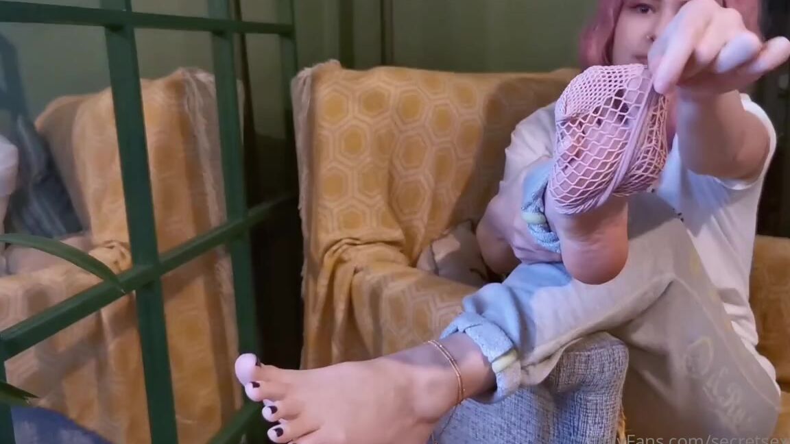 Princess Penelope Nicknamed Secretsexyfeet Onlyfans When I Spread My Toes Make Sure You Suck Them One By One