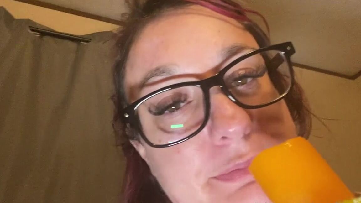 Bootyful Goddess Nicknamed Bootyfulgoddess Findom 07 06 2023 Onlyfans Video Sucking A Popsicle