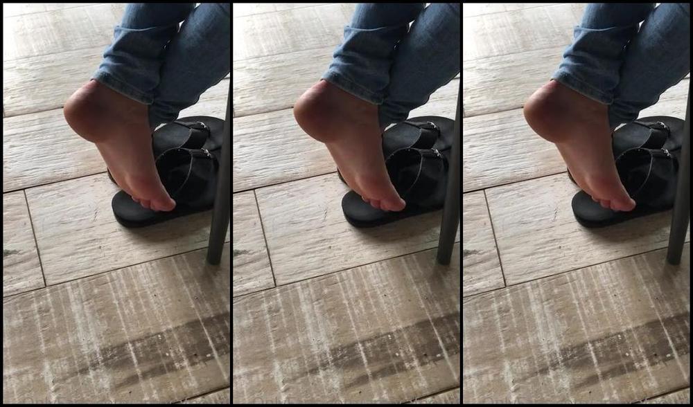 Pezinhos Da Amora Aka Amorafeetofc Onlyfans At Morning A Footlover Film My Feet And I Like Wanna See How Ends