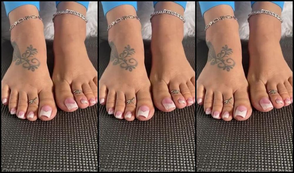 Deedeericanfeet Onlyfans New Classic French Pedi New Sandals By Caperobbin