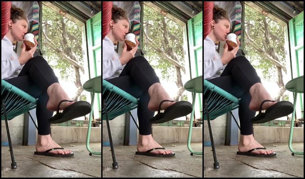 Athletoes Nicknamed Athletoes Onlyfans Sat For A Few Minutes Until The Crowd Became A Little Overwhelming