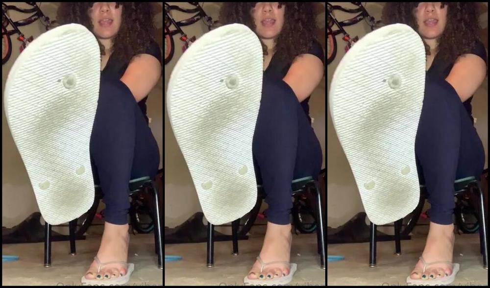 Natasha Aka Vibez3 Onlyfans I Need A Pathetic Bitch To Clean My Dirty Feet Get To It Had To Show My Dirty Feet Lovers Some