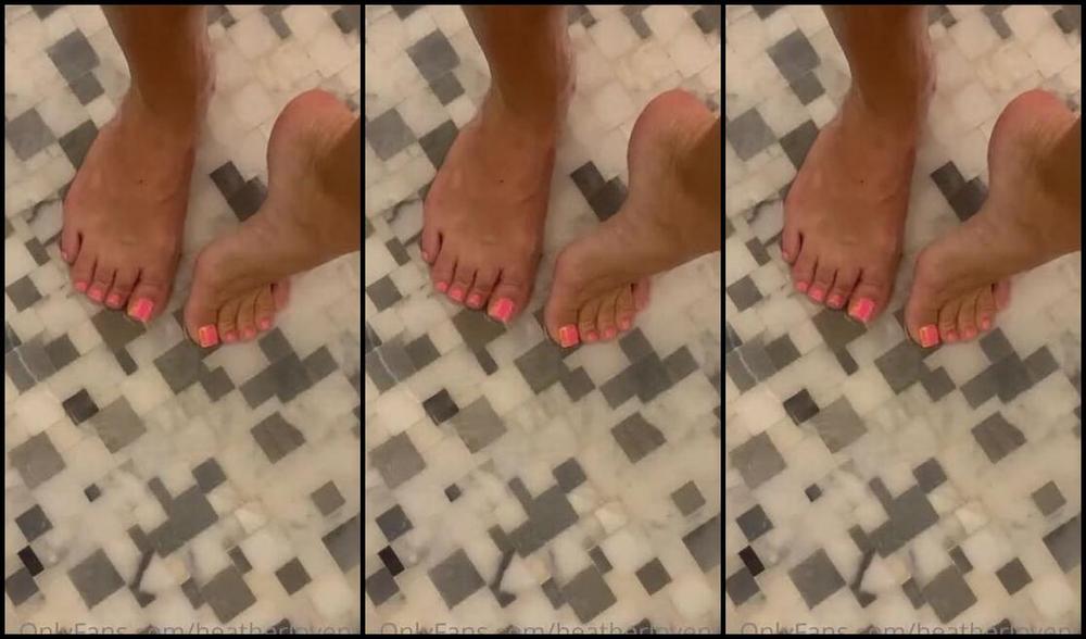 Heatherlovenyc Nicknamed Heatherlovenyc Onlyfans Come Shower With2