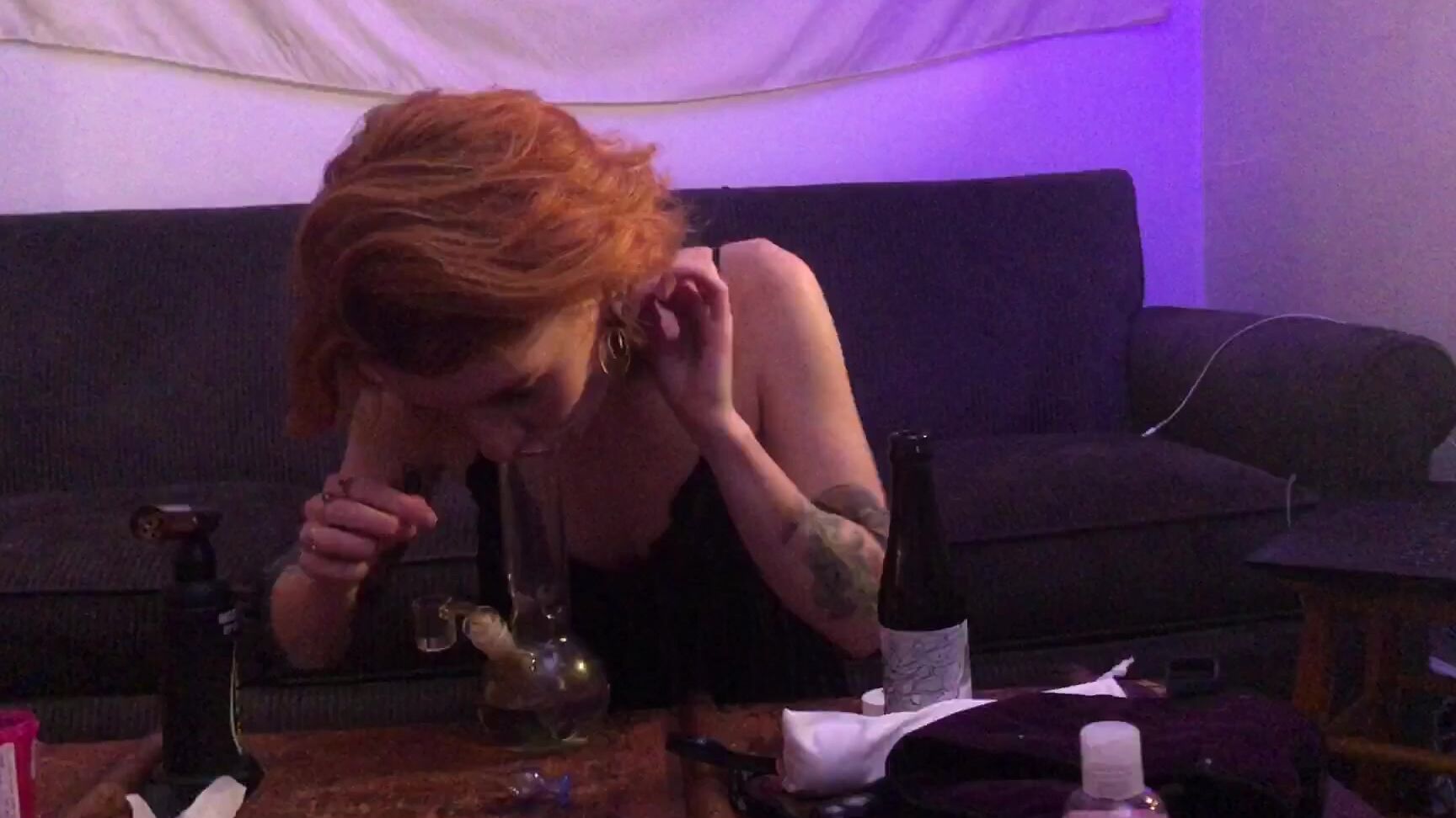 Bellatrixsweets Stoner Babes Makeout Amp Lapdance