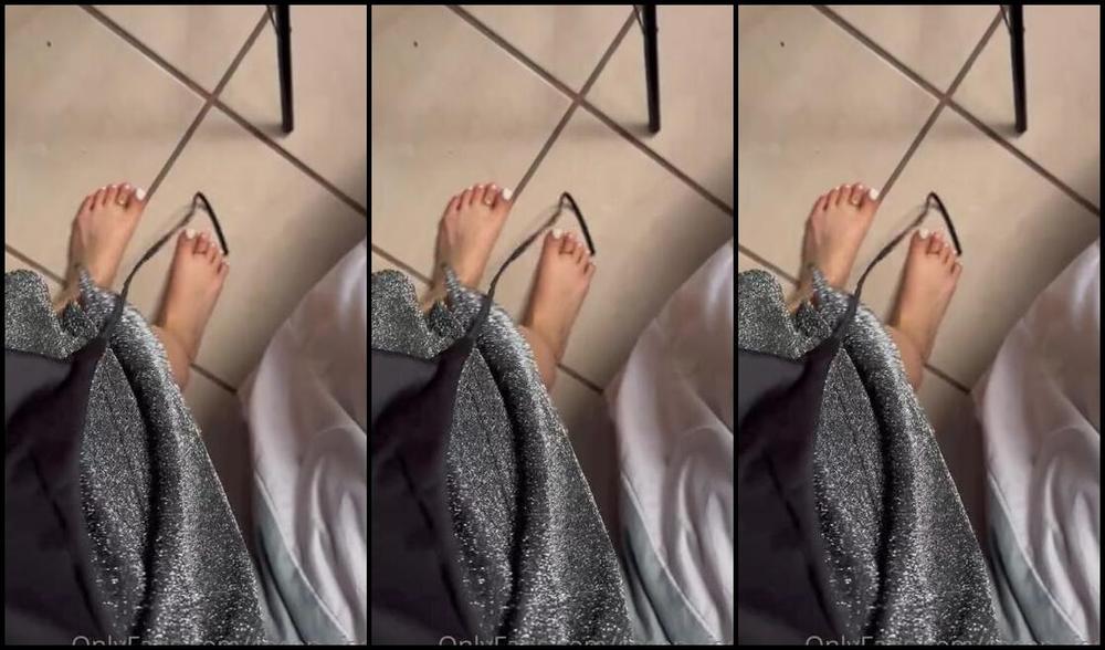 Maggiesita Aka Cocopafeet Onlyfans Me Quito El Vestido Desde La Perspectiva De Mis Piernas A Mis Pies