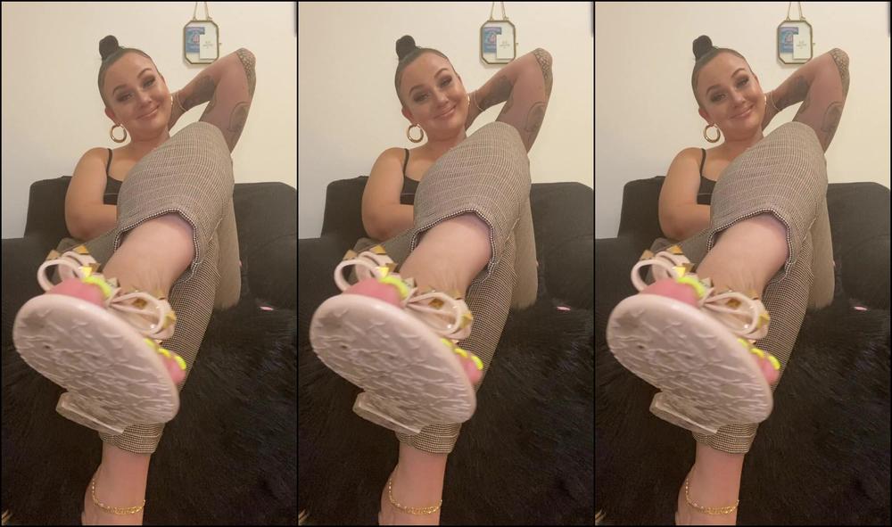 Anushkavelvet If You Have A Tiny Cock And Live For My Flip Flops This Is For You Sph Hum