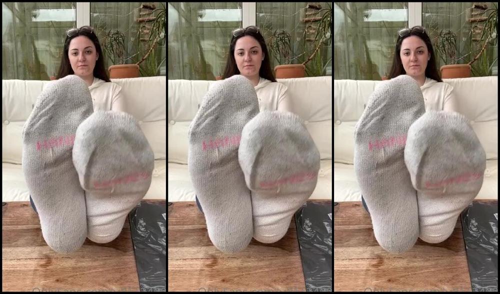 Mimisfeet1 Aka U81134601 Onlyfans Wore These Socks For Two Weeks For One Of My Lucky Foot Perverts He S Really Going To Enjoy Sniffin