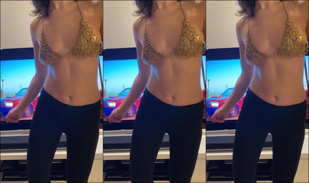 Her Doesn T She Make You Soo Horny