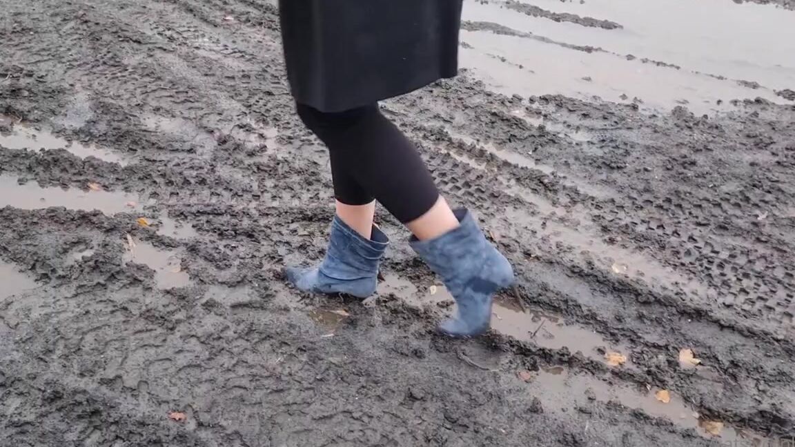 Kats Worn Heels Nicknamed Katswornheels Onlyfans Poor Louboutin Boots