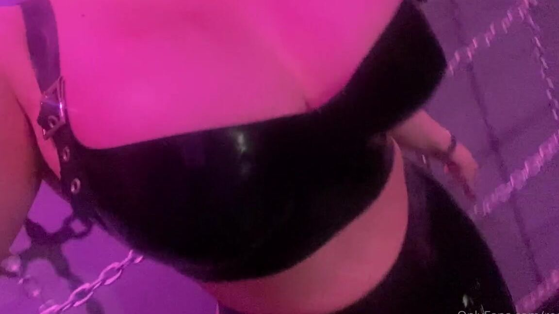 Miss Harriet Nicknamed Redtoes Onlyfans Spent A Delightful Evening At The Dungeon Sissy Took Her First Bbc What A Beautiful Sight That 20