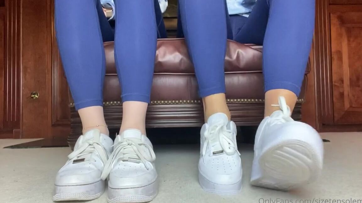 Sizetensolemates Onlyfans My Moms Big Onlyfans Debut Filling You In On Our Size 10 Soles Smelly Socks