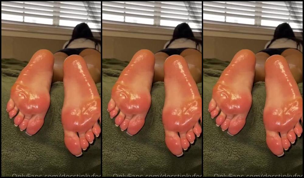 Goddess Yaya Nicknamed Docstinkyfeet Onlyfans Mommy Loves To Be Tickled