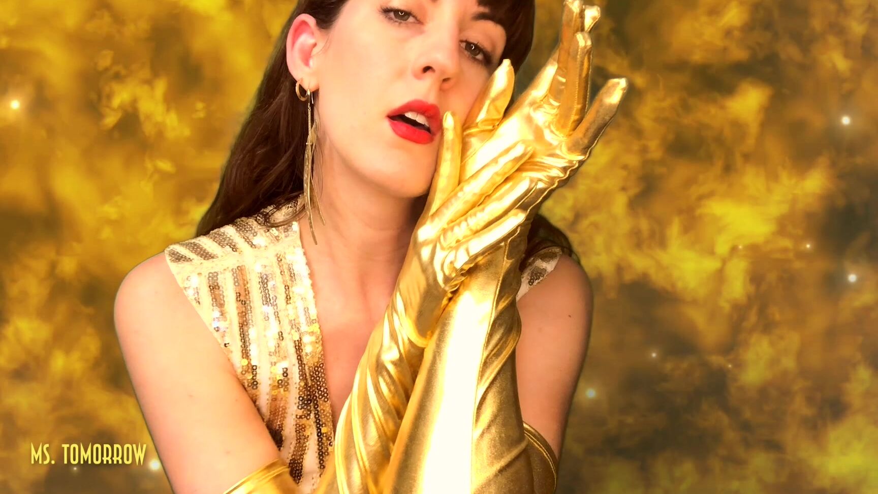 DommeTomorrow - GOLDEN GLOVED GODDESS Clips4Sale