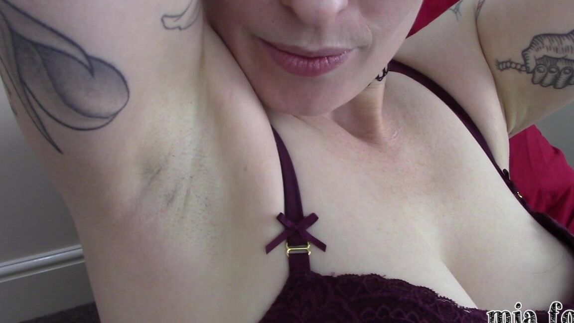 Mia Fox Armpit Fetish Worship With Vape Vaping