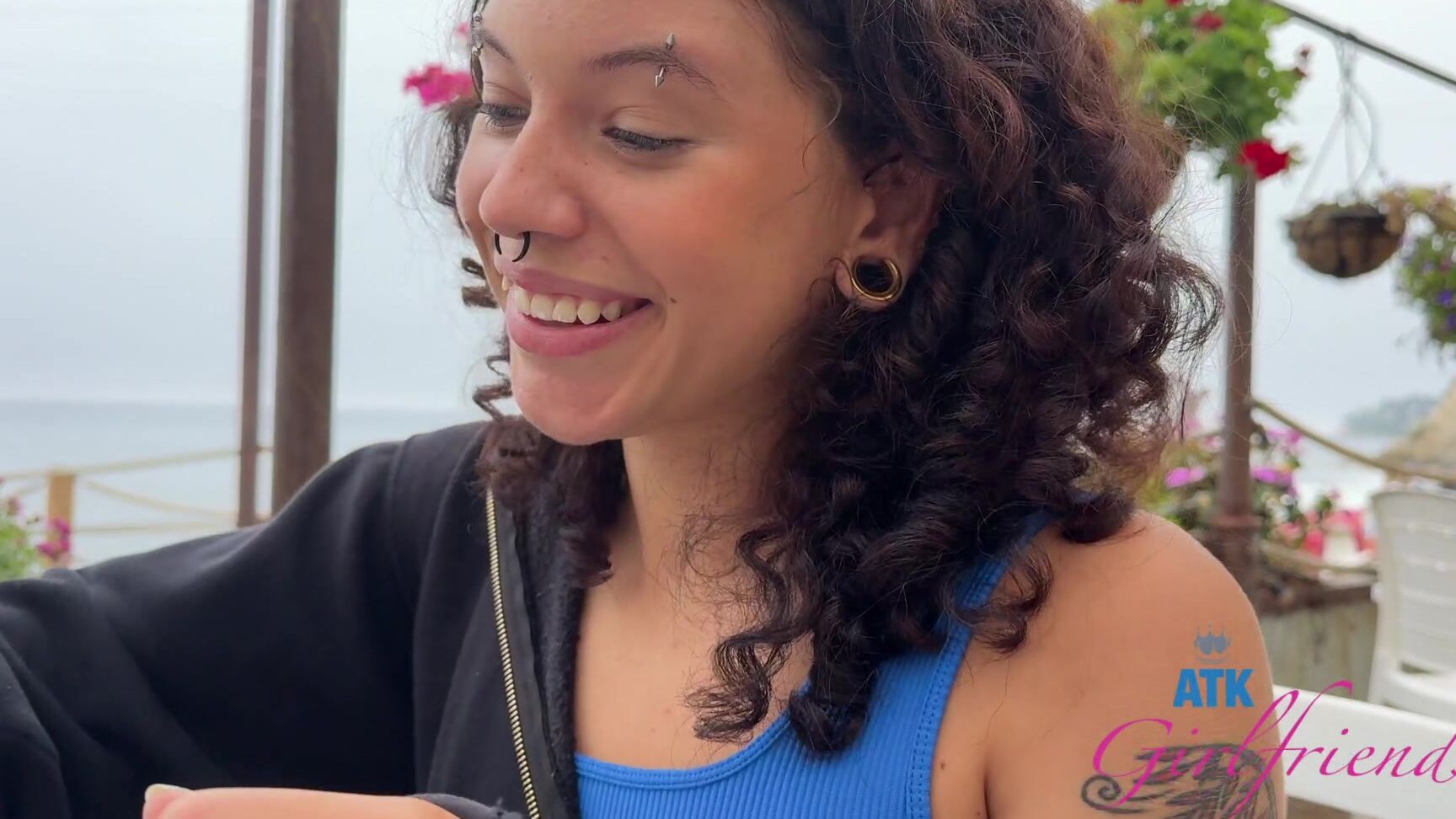 "Nicole Luva" Blowjob, Footjob, Smoking Nicole Luva - Paradise Cove SiteRip