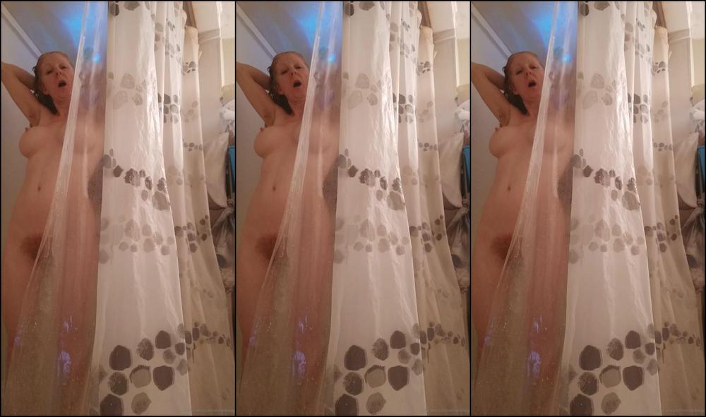 Anniebody Voyeurshowervideo