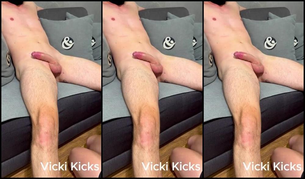 Vicki Kicks Onlyfans Balls Boxing Bruise On His Thigh I Think We Drank 3 Bottles Of Winep