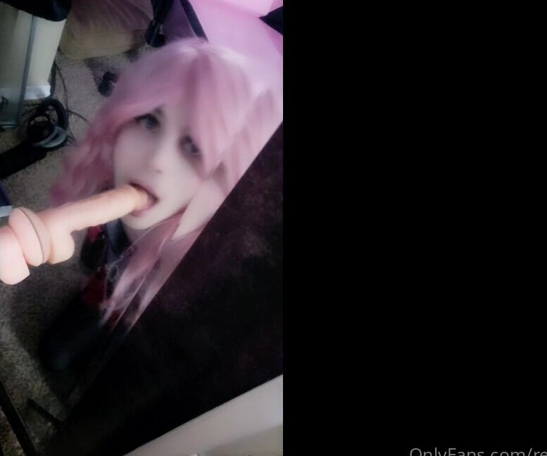 Reiemi Dildo Sucking And Kissing