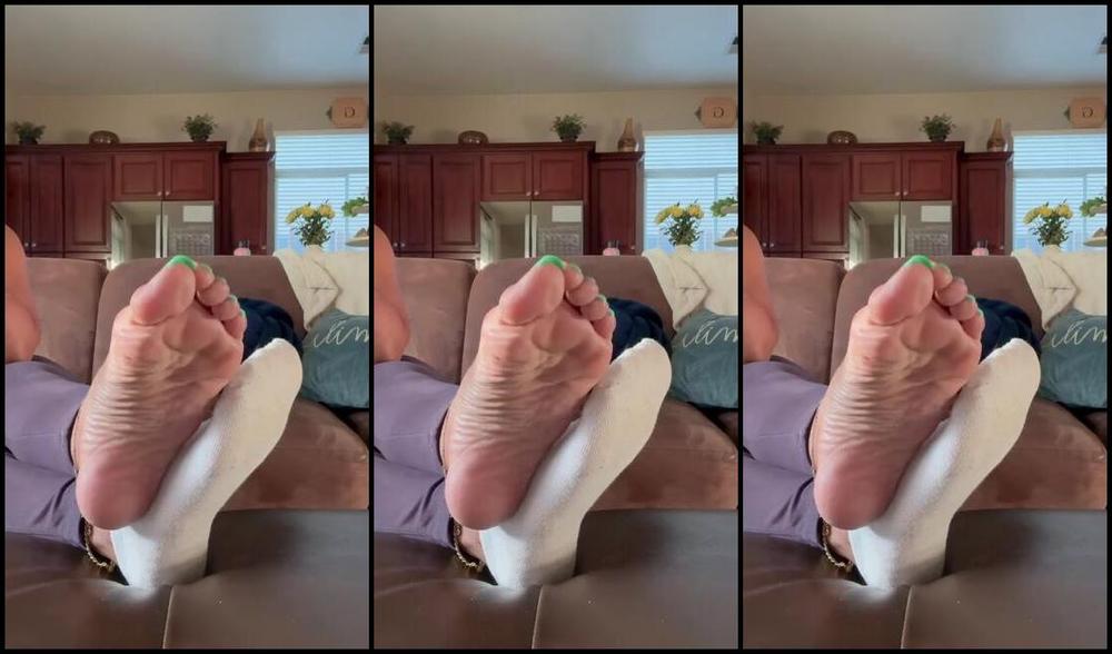 Caribbeansolez Onlyfans 06 11 2024 Afternoon Delight Just Enjoying Some Tv What Are You Enjoyingp