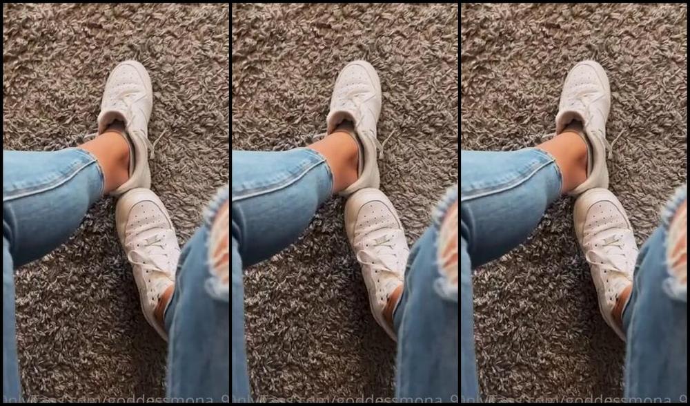 Goddessmona 91 Onlyfans Bei Der Wrme In Sneakern Shoppen Gehen War Eine Gute Idee Schau Sie Dir An Meine Nassen Sockenp