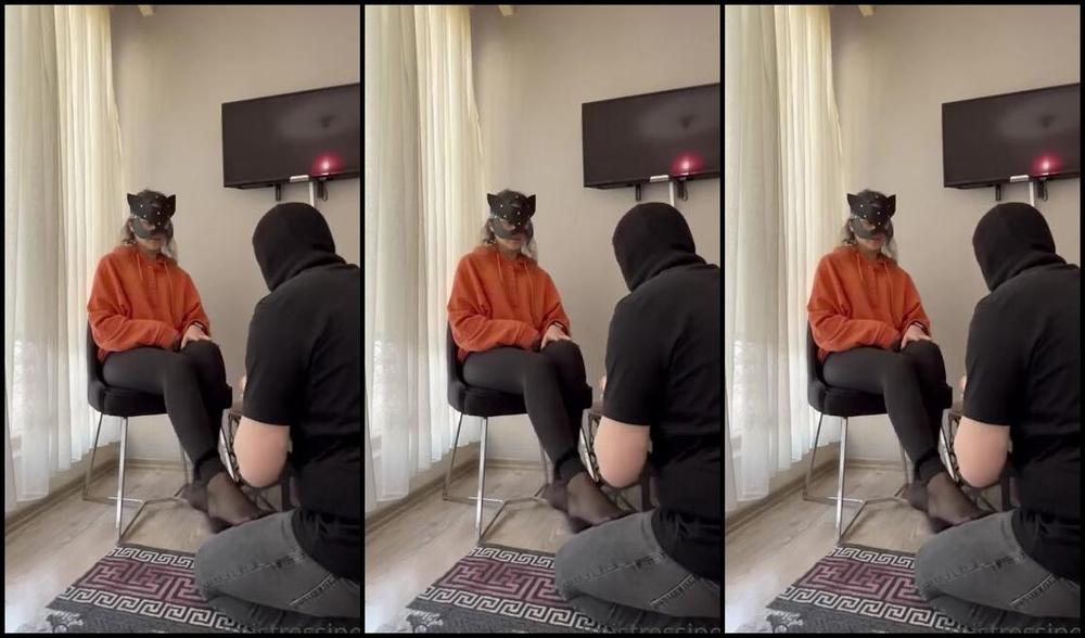 Mistressipek Onlyfans 02 26 2023 Kendisine Tasma Takmam Karlnda Naylon Orapl Ayaklarm Yalattm Ab999