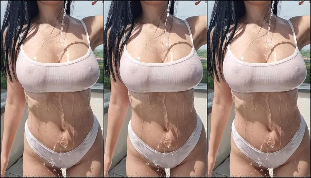 Atomicbrunette18 1 63