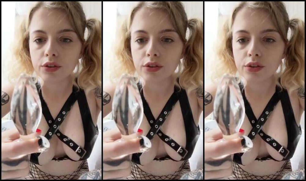 Miss Marilyn Nicknamed Missmarilynxx Onlyfans Extreme Tease Amp Denialyou Asked For It Comment Below Or Tweet Me To Let Me Know