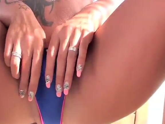 Sharon Privat - Freches Miststück saugt fremden Ehemann im Urlaub leer MyDirtyHobby