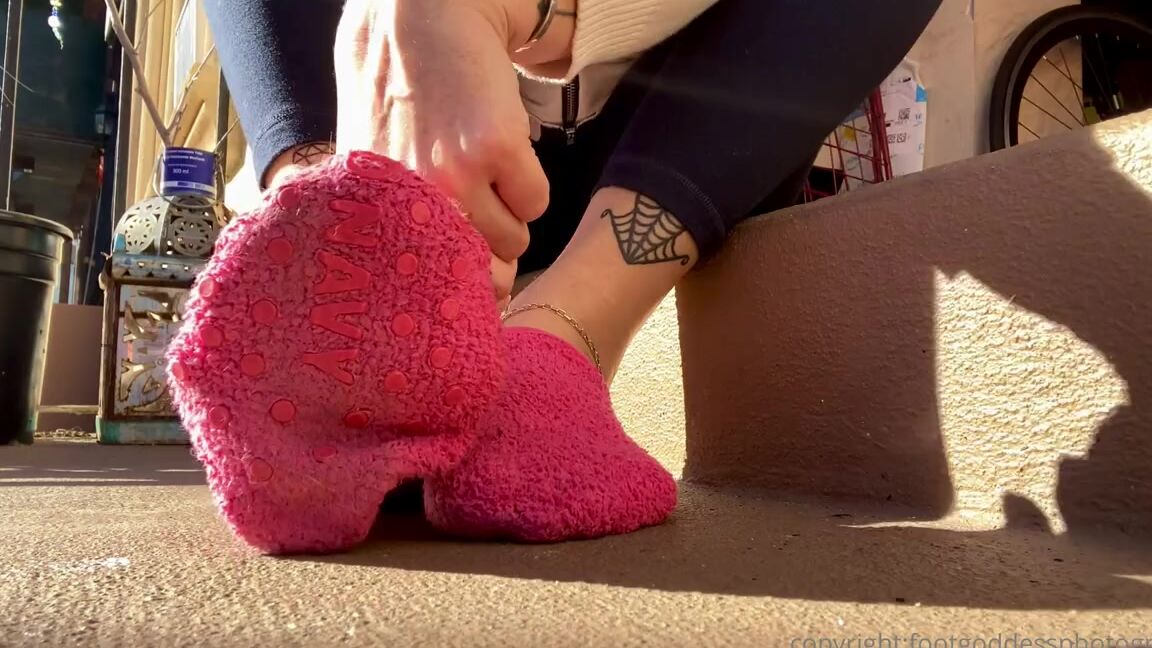 Catprincessfeet Onlyfans Sunbathing Kitty Tip If U Got Hot Too 3