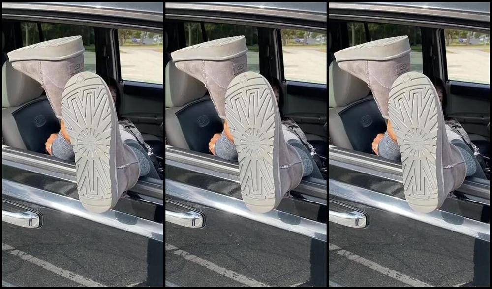 Queenjodiieetoes Aka Prettyfeetonly1800 Onlyfans Watch Me Remove These Uggs