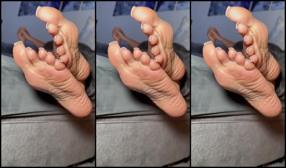 Queenjodiieetoes Aka Prettyfeetonly1800 Onlyfans Just Teasing While I Watch