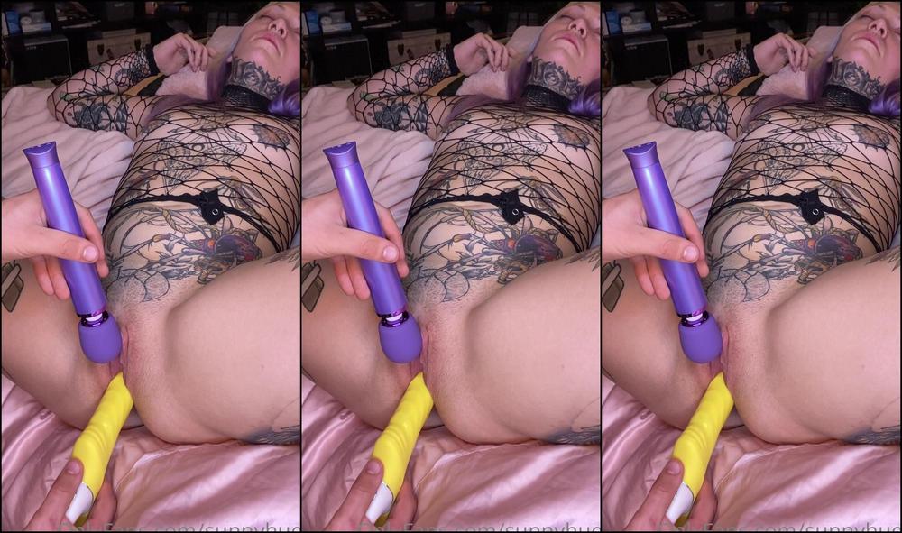 sunnyhues-02-11-2020-1183435056-watch-my-partner-play-with-me-wanna-see-more-of-this-comment-below-